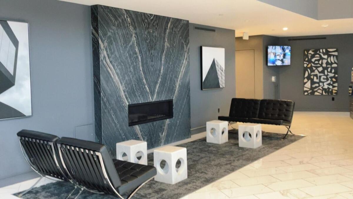Apartment Gray Luxe At Nrg *
